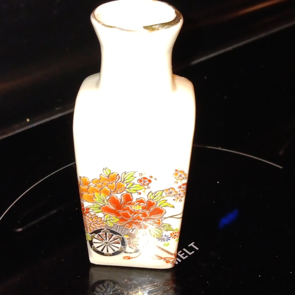 Chinese little vase